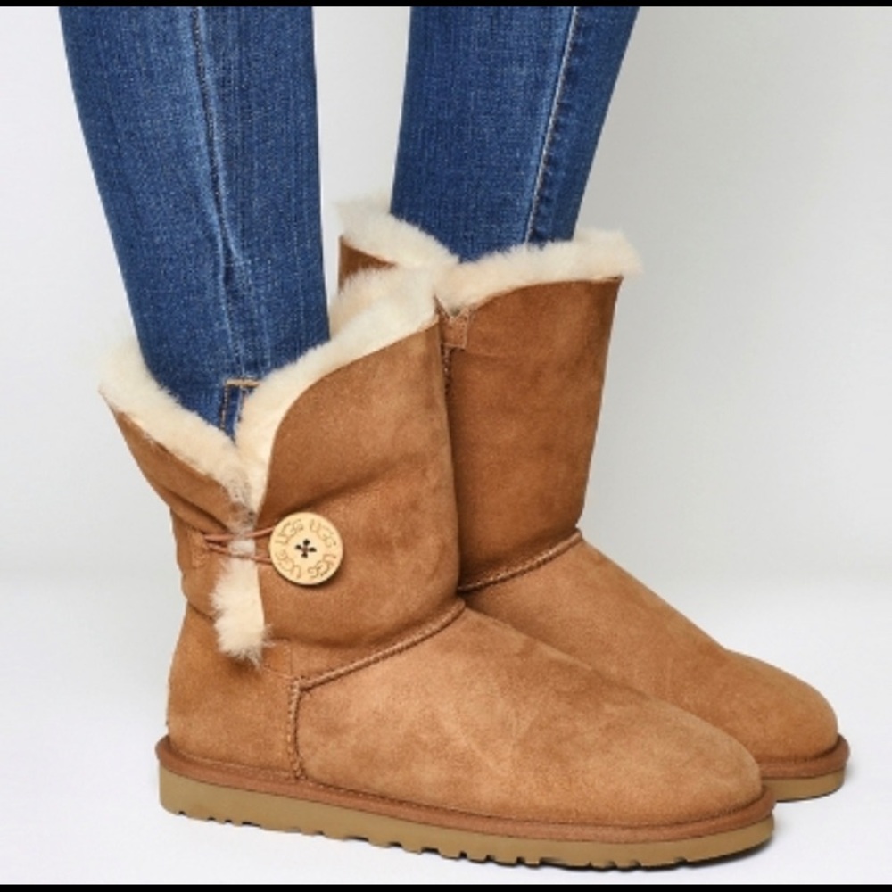 UGG bailey button boots 8